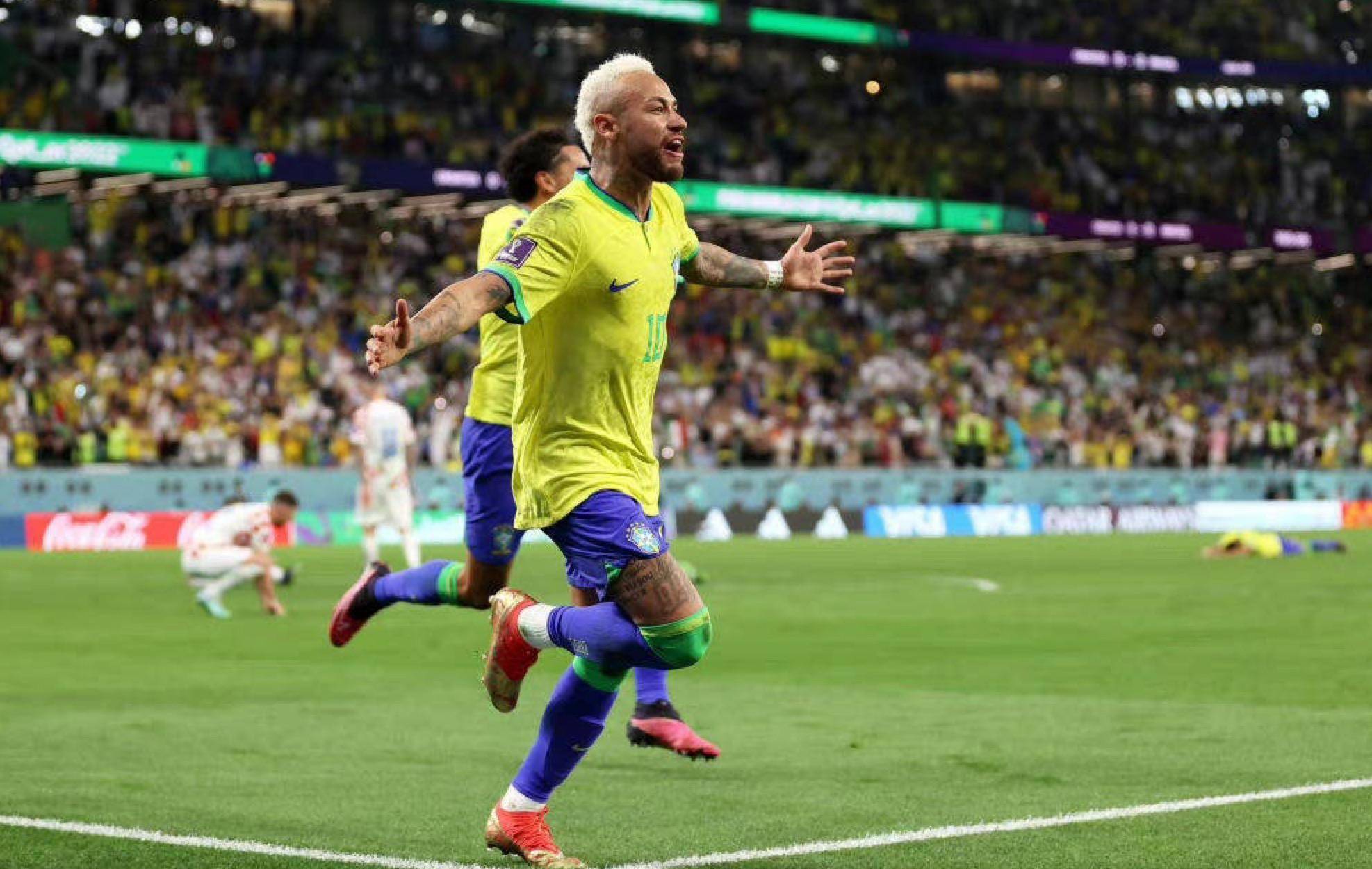 舞台上的发 舞台上的发