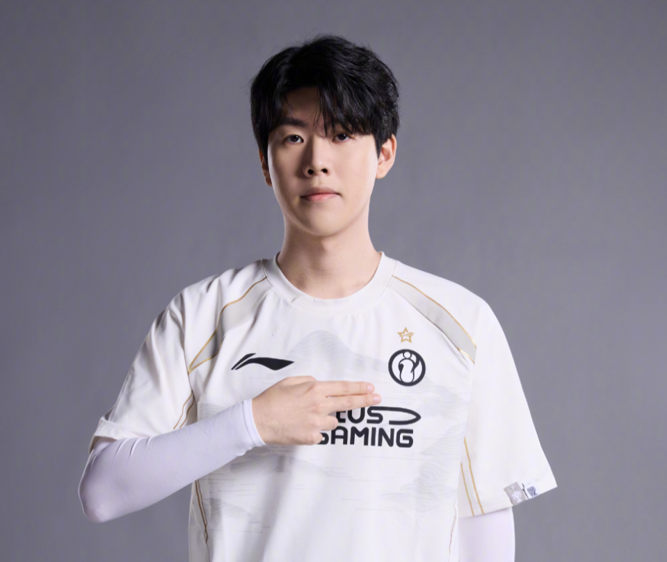 参赛选手提 参赛选手提